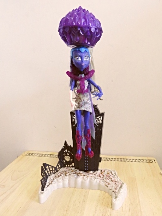 monster high Other - RARE Monster High Boo York Astranova Doll & Floatation Station